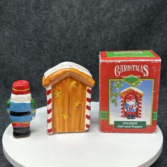 Vintage 1995 Soldier Salt & Pepper Shaker Set Christmas Collectible w/ Box - Picture 4 of 8